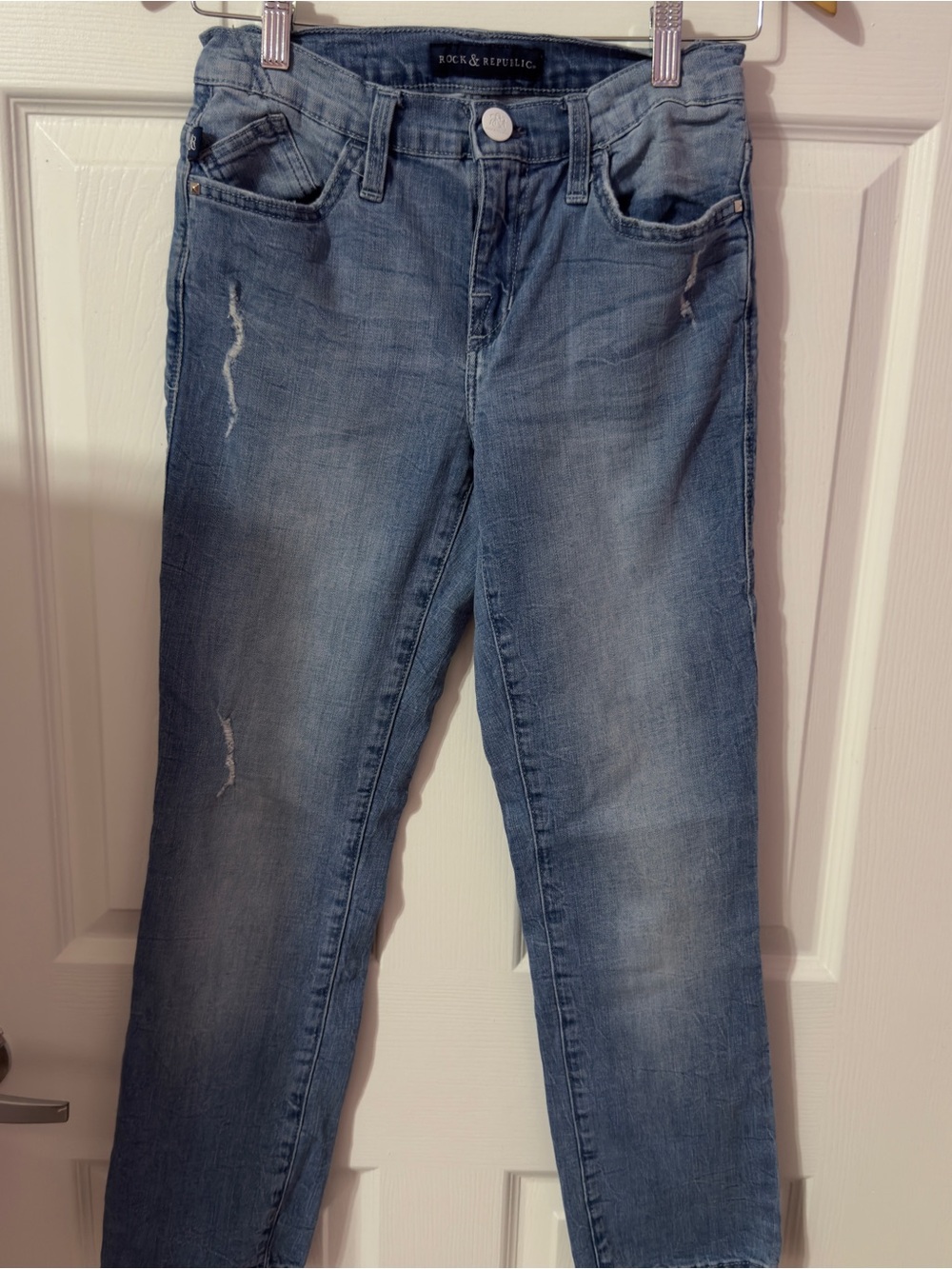 Rock & Republic Medium Wash Distressed Capris